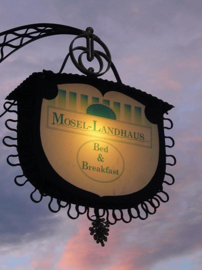 Mosel-Landhaus Am Moselufer B&B Briedern Экстерьер фото